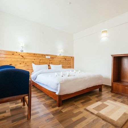 Tristar Hotel Pokhara Buitenkant foto