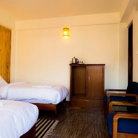 Tristar Hotel Pokhara Buitenkant foto