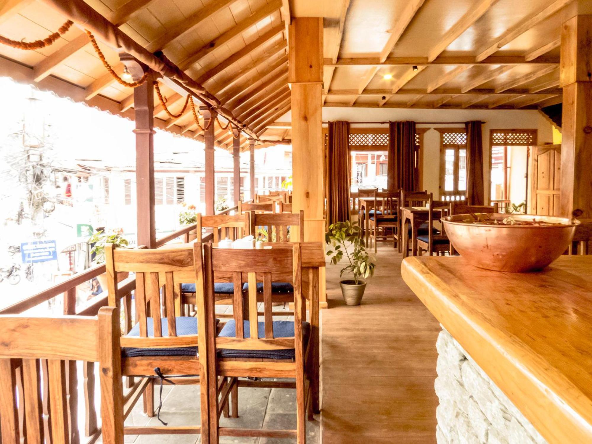 Tristar Hotel Pokhara Buitenkant foto