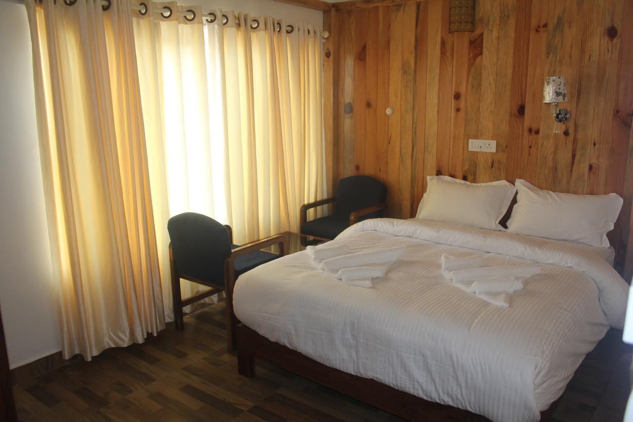 Tristar Hotel Pokhara Buitenkant foto