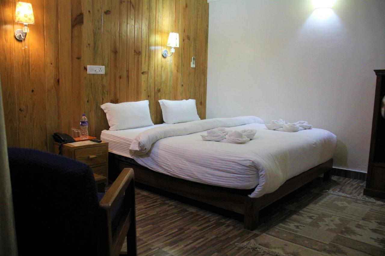 Tristar Hotel Pokhara Buitenkant foto